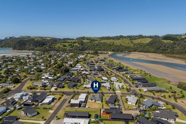 Photo of property in 43 Longreach Drive, Cooks Beach, Whitianga, 3591