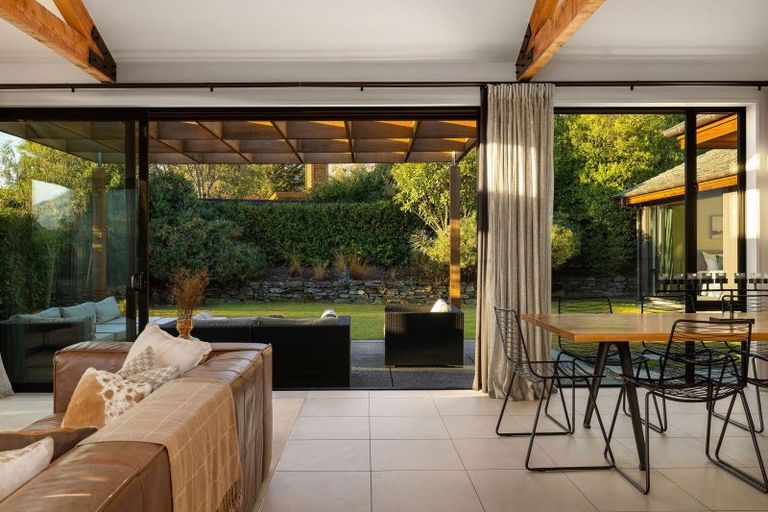 Photo of property in 2 Buckler Court, Jacks Point, Queenstown, 9371