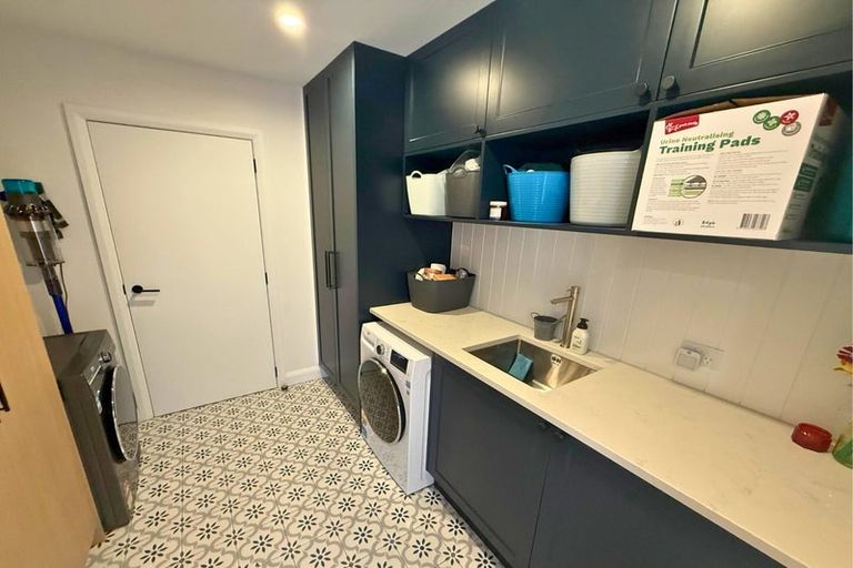 Photo of property in 10 Mcfarlane Terrace, Wanaka, 9305