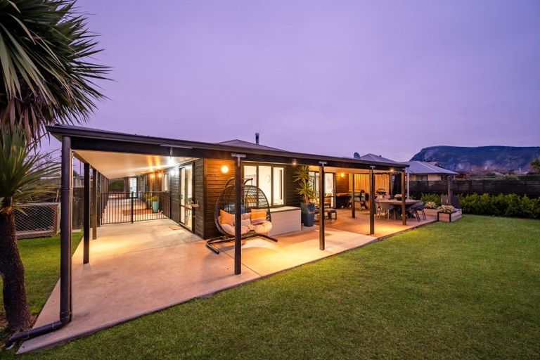 Photo of property in 18 Ash Avenue, Albert Town, Wanaka, 9305