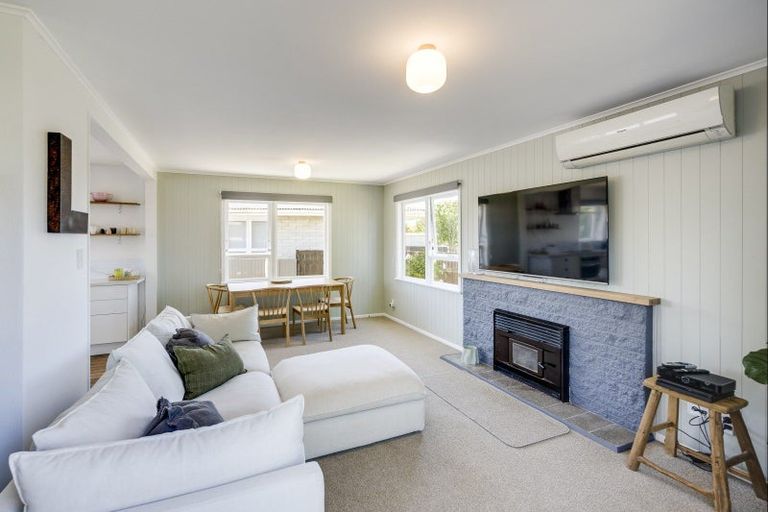 Photo of property in 21 Davidson Avenue, Pirimai, Napier, 4112