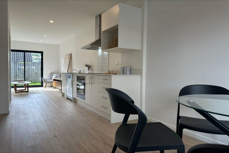 Photo of property in 64 Rauemi Way, Te Atatu South, Auckland, 0610