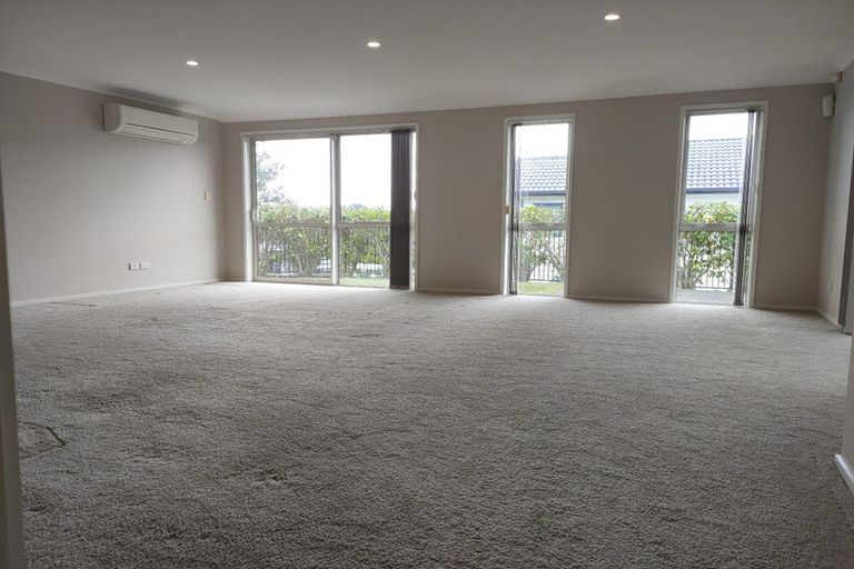 Photo of property in 4 Alloway Street, Westgate, Auckland, 0614