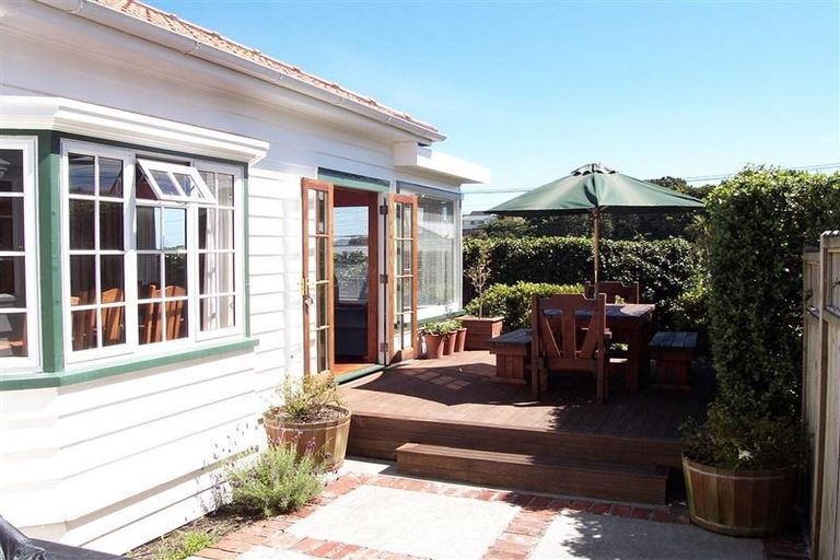 Photo of property in 1 Ranui Crescent, Khandallah, Wellington, 6035