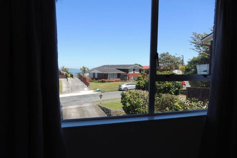 Photo of property in 6b Reese Jones Grove, Maungaraki, Lower Hutt, 5010