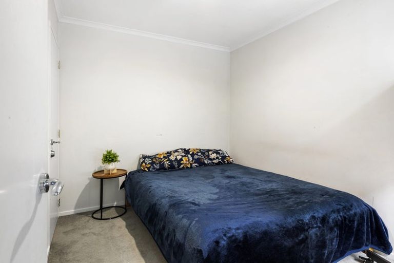 Photo of property in 2/19 Onslow Road, Khandallah, Wellington, 6035