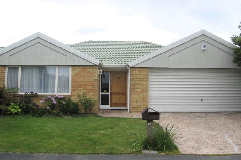 Photo of property in 26 Farnswood Place, Redwood, Christchurch, 8051