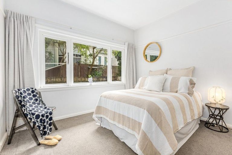 Photo of property in Hobson Flats, 4/1 Hobson Street, Pipitea, Wellington, 6011