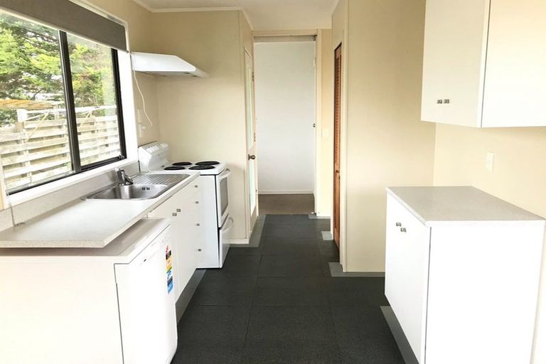 Photo of property in 18 Adrian Grove, Waikanae Beach, Waikanae, 5036