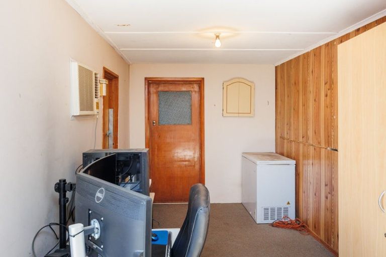 Photo of property in 34 Ruamahanga Crescent, Terrace End, Palmerston North, 4410