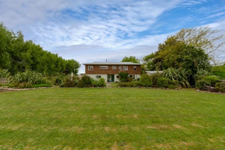 Photo of property in 75 Riverbank Road, Tiakitahuna, Palmerston North, 4477