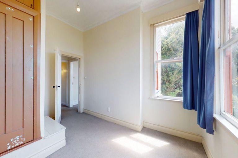 Photo of property in 88 Kelburn Parade, Kelburn, Wellington, 6012