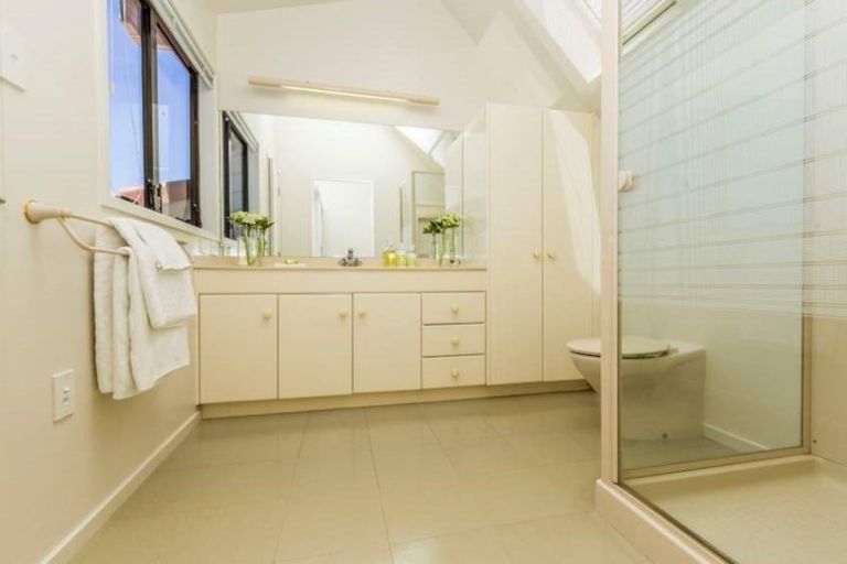 Photo of property in 34 Firth Road, Torbay, Auckland, 0630