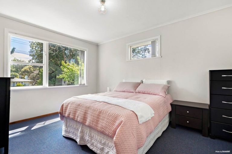Photo of property in 25 Ellice Road, Totara Vale, Auckland, 0629