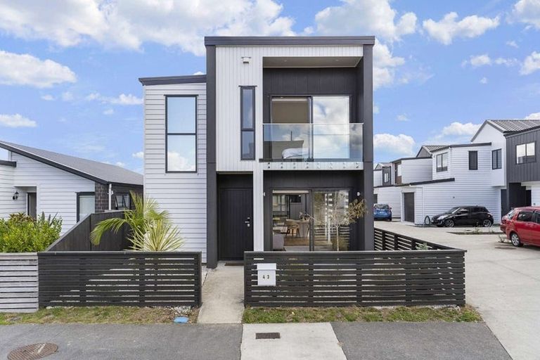 Photo of property in 43 Clayden Shuttleworth Street, Papakura, 2110