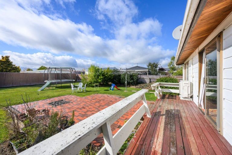 Photo of property in 9 Alma Place, Milson, Palmerston North, 4414