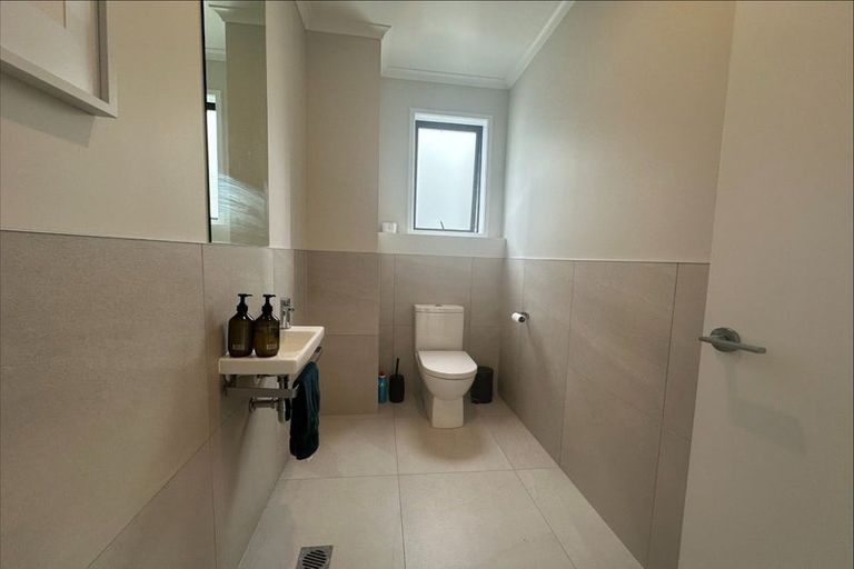 Photo of property in 5/2 Rangitamiro Place, Hobsonville, Auckland, 0616