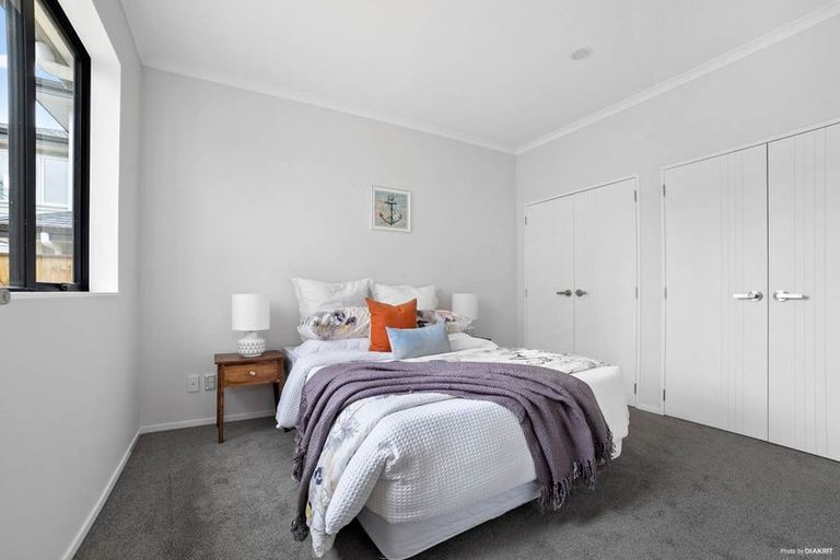 Photo of property in 11 Thomas Rielly Avenue, Hobsonville, Auckland, 0616