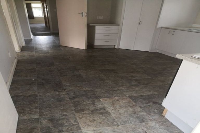 Photo of property in 8 Curletts Road, Sockburn, Christchurch, 8042