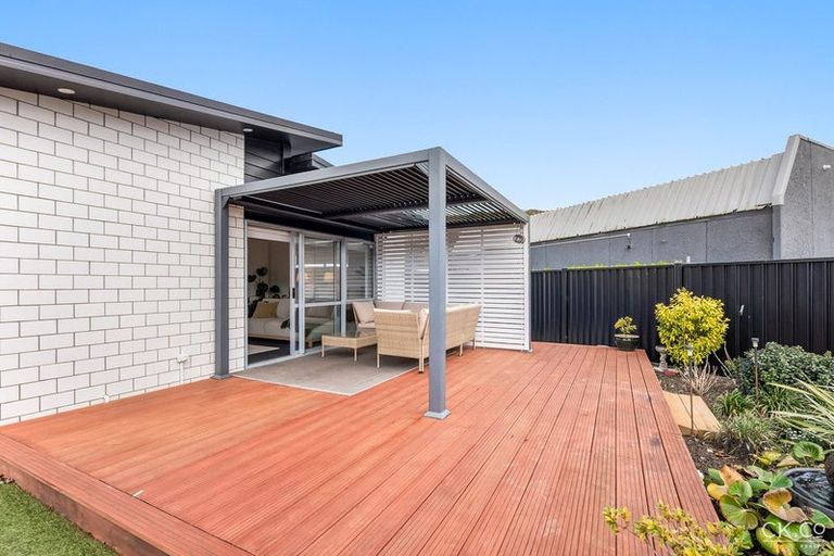 Photo of property in 14 Passchendaele Grove, Trentham, Upper Hutt, 5018