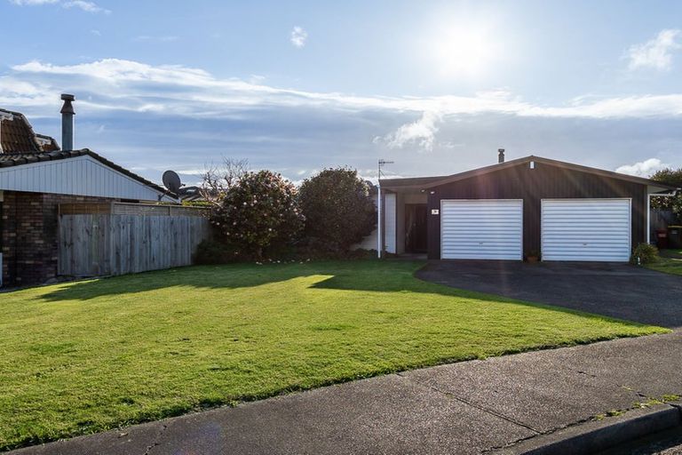 Photo of property in 9 Tudor Court, Paraparaumu Beach, Paraparaumu, 5032