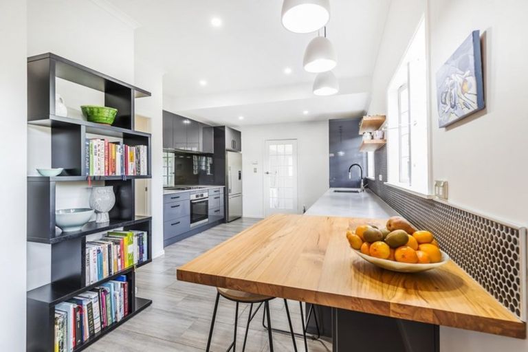 Photo of property in 5 Troon Crescent, Boulcott, Lower Hutt, 5010