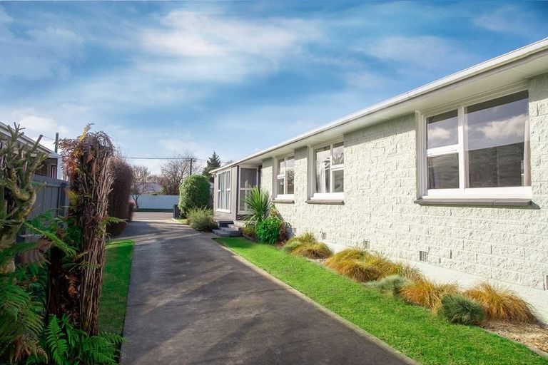 Photo of property in 30 Daniels Road, Redwood, Christchurch, 8051