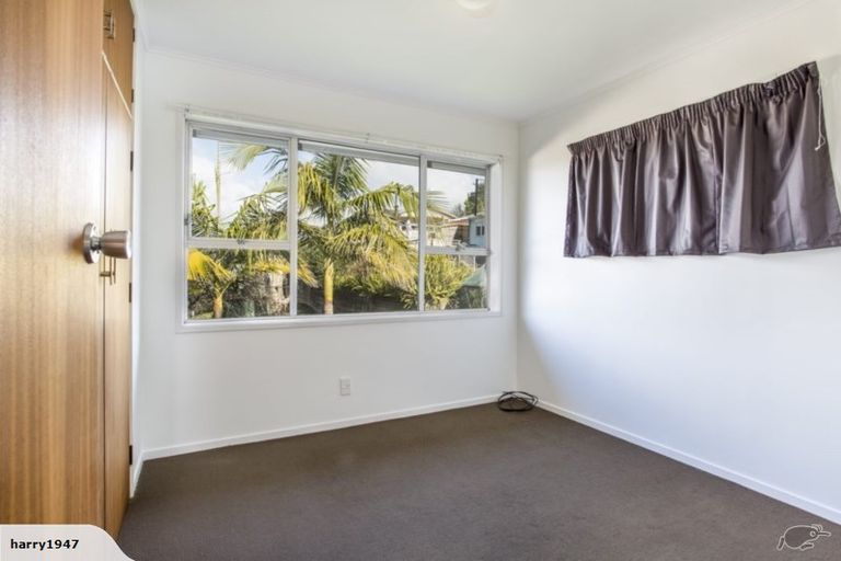 Photo of property in 1/3 Butterworth Drive, Glendene, Auckland, 0602