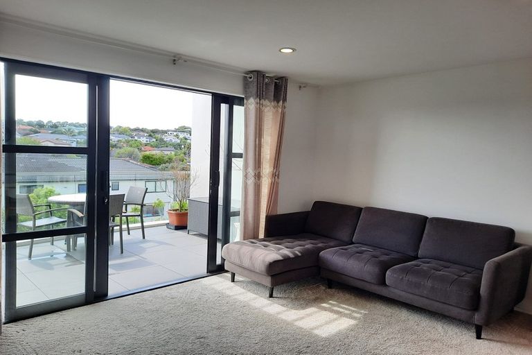 Photo of property in Apollo Apartments, 201/46 Rosedale Road, Rosedale, Auckland, 0632