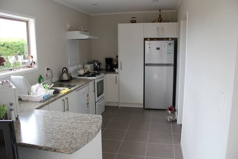 Photo of property in 2/67 Carlisle Road, Torbay, Auckland, 0630