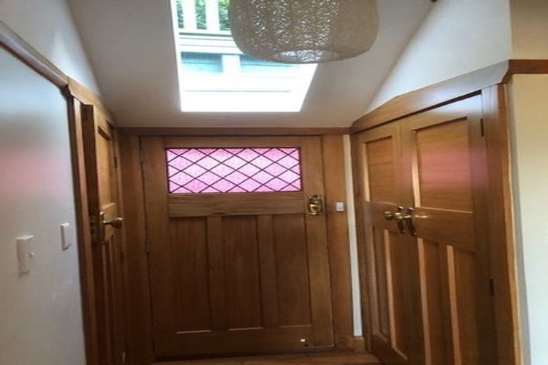 Photo of property in 18 Raroa Road, Kelburn, Wellington, 6012