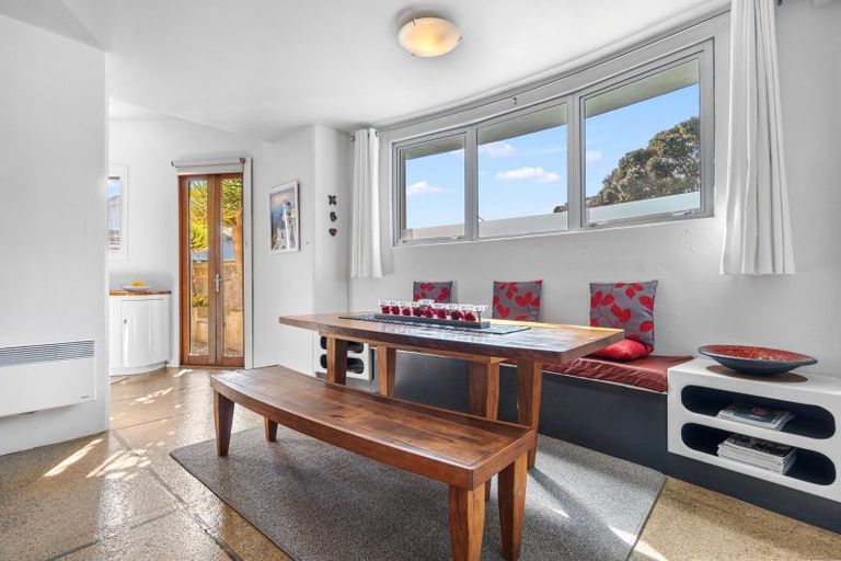 Photo of property in 88 Wallis Street, Raglan, 3225