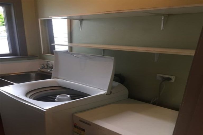 Photo of property in 17 Saint Andrews Square, Strowan, Christchurch, 8052