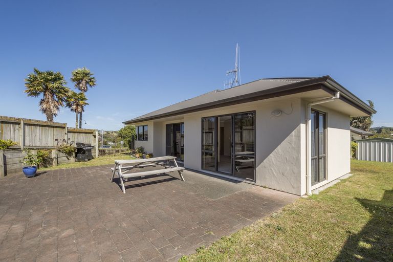 Photo of property in 76 Osprey Drive, Welcome Bay, Tauranga, 3112