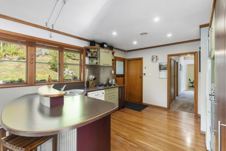 Photo of property in 98 Manuka Street, Stokes Valley, Lower Hutt, 5019
