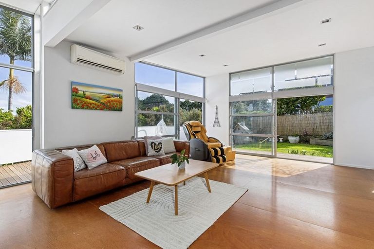 Photo of property in 10d Sunnynook Road, Sunnynook, Auckland, 0620