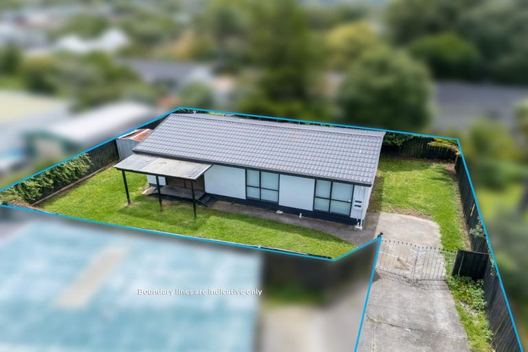 Photo of property in 2/16 Cameron Place, Ranui, Auckland, 0612