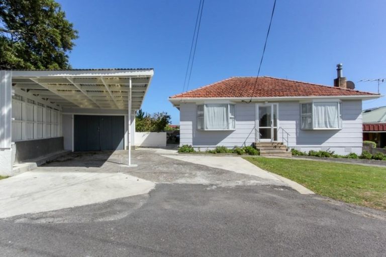 Photo of property in 280 Huatoki Street, Upper Vogeltown, New Plymouth, 4310