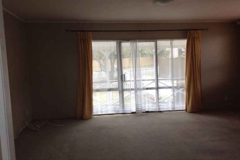 Photo of property in 5 Massine Place, Randwick Park, Auckland, 2105