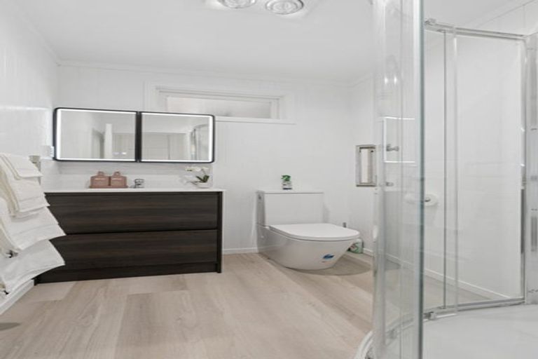 Photo of property in 222 Great South Road, Huntly, 3700