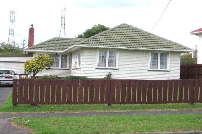 Photo of property in 45 Flanshaw Road, Te Atatu South, Auckland, 0610