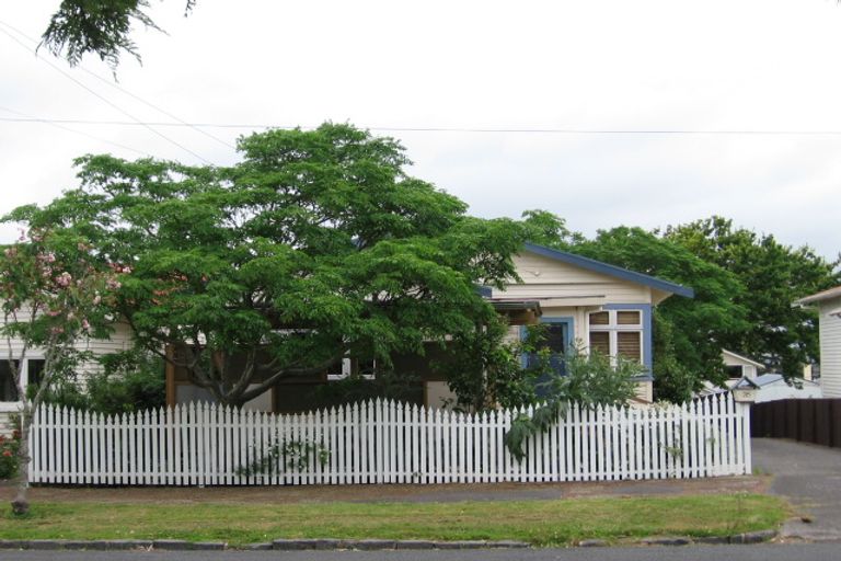 Photo of property in 35 Formby Avenue, Point Chevalier, Auckland, 1022