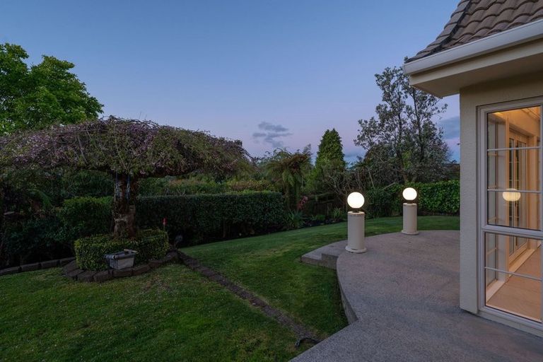 Photo of property in 6 Tupara Crescent, Kawaha Point, Rotorua, 3010