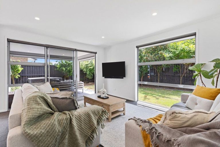 Photo of property in 21 Kahuparere Crescent, Pyes Pa, Tauranga, 3112