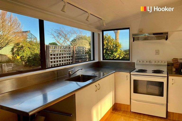 Photo of property in 10 Stirling Street, Andersons Bay, Dunedin, 9013