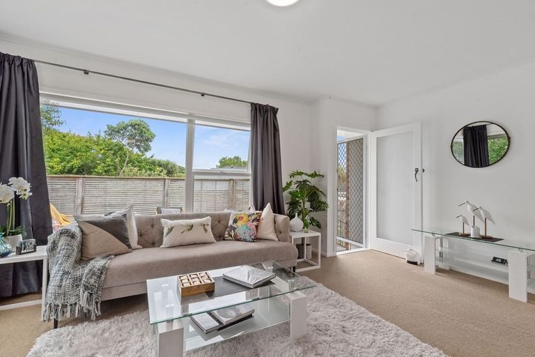 Photo of property in 4/32 Wicklow Road, Narrow Neck, Auckland, 0622