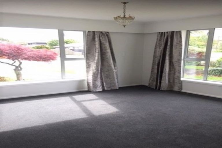 Photo of property in 72 Withells Road, Avonhead, Christchurch, 8042