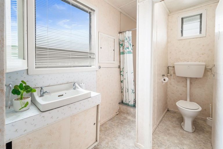 Photo of property in 15 Matai Road, Stanmore Bay, Whangaparaoa, 0932