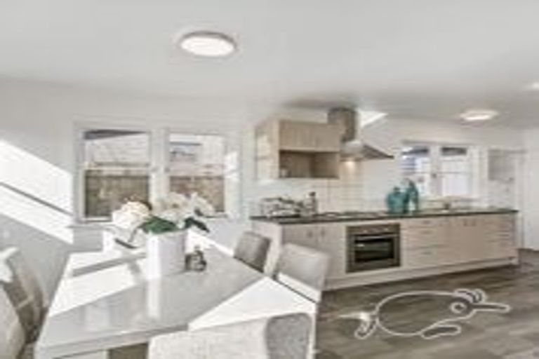 Photo of property in 53a Sylvan Crescent, Te Atatu South, Auckland, 0610