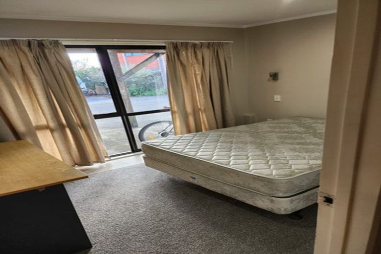 Photo of property in 774 East Coast Road, Oteha, Auckland, 0630